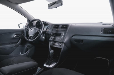 Volkswagen Polo 1.6 MPI AT (110 л. с.)