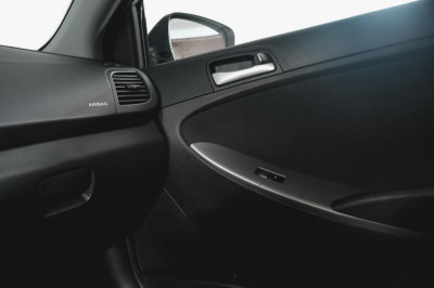 Hyundai Solaris Хетчбек 1.6 AT (123 л. с.)