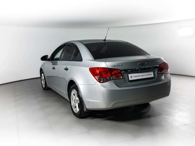Chevrolet Cruze 1.6 MT (113 л.с.)