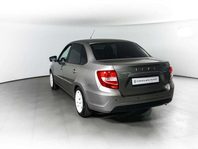 LADA Новая Granta седан 1.6 MT 8кл (87 л. с.)