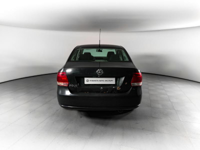 Volkswagen Polo 1.6 MT (105 л. с.)